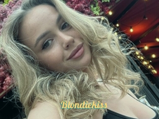 Blondiekiss