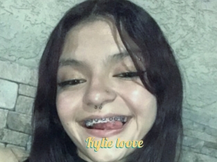 Kylie_loove