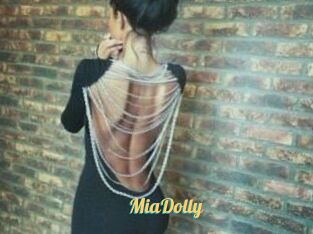 Mia_Dolly