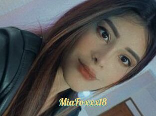 MiaFoxxx18