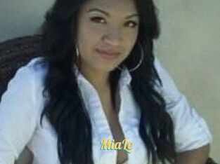 Mia_Le