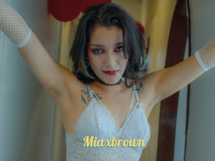 Miaxbrown