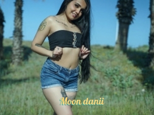 Moon_danii