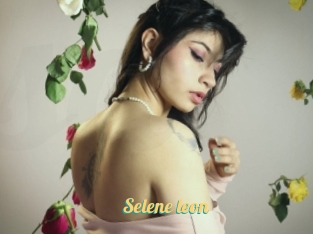 Selene_leon